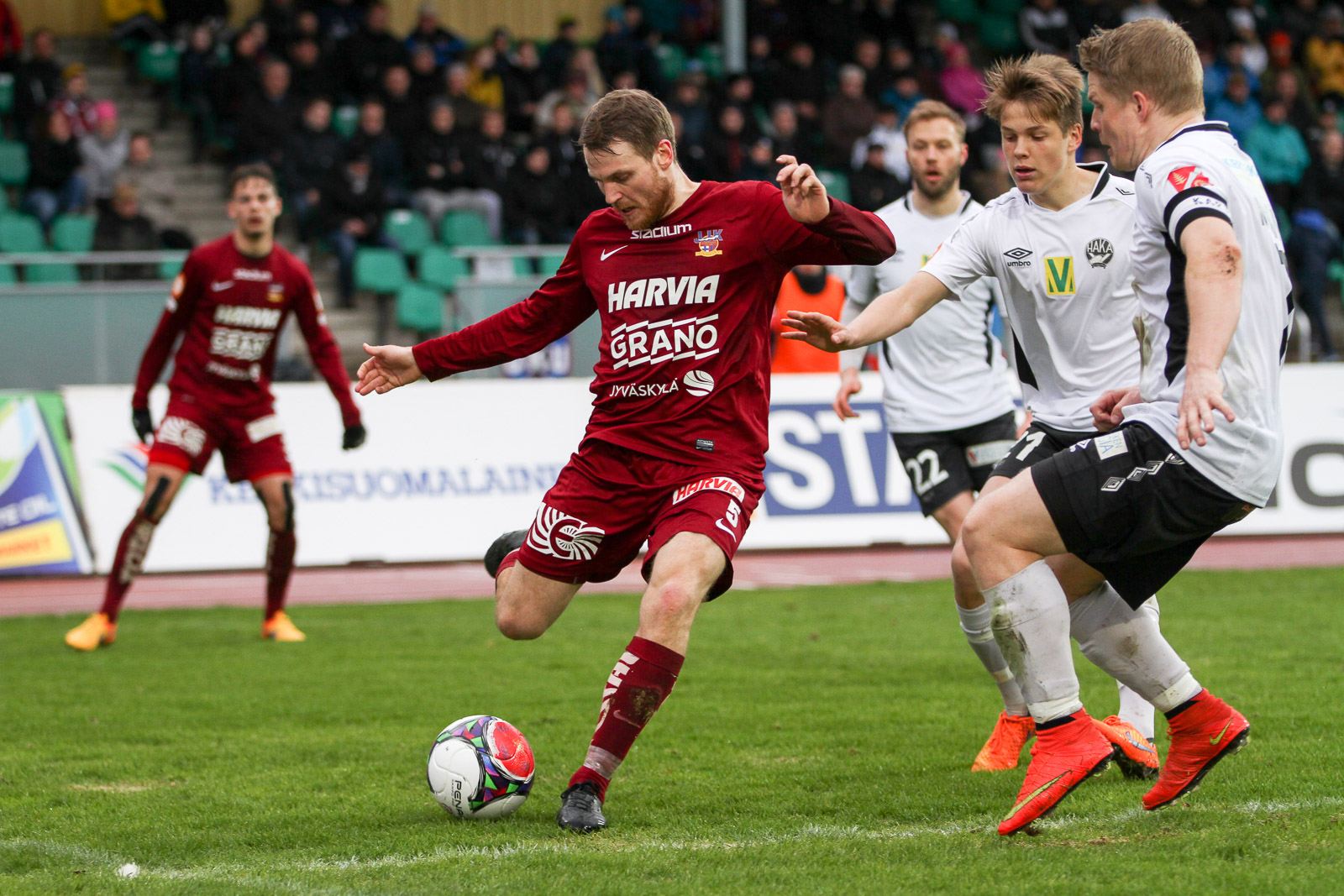 Haka vieraaksi toistamiseen – kauden toinen kolmannes käyntiin