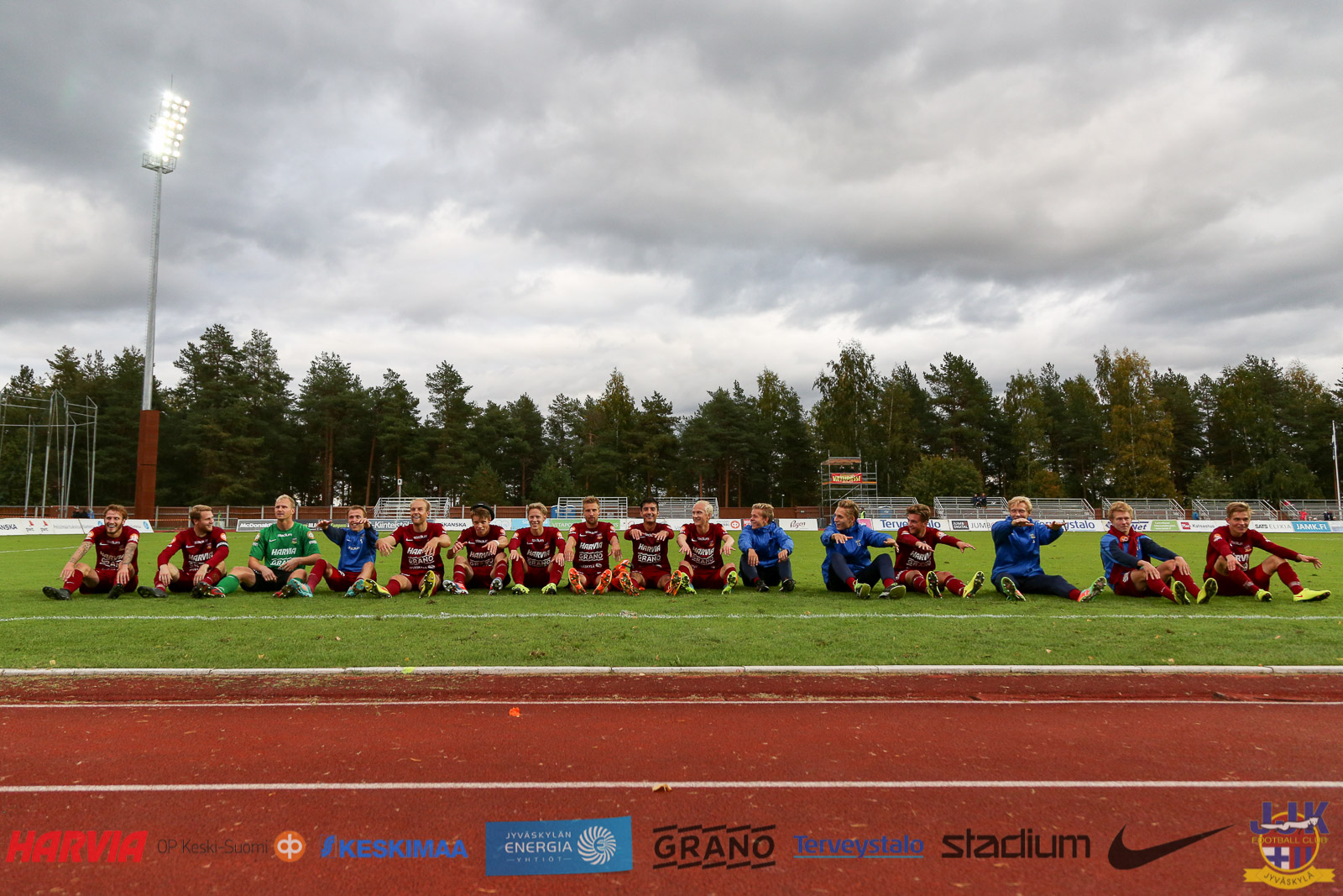 ”Kiitos ja kumarrus” – katsaus kauteen 2015