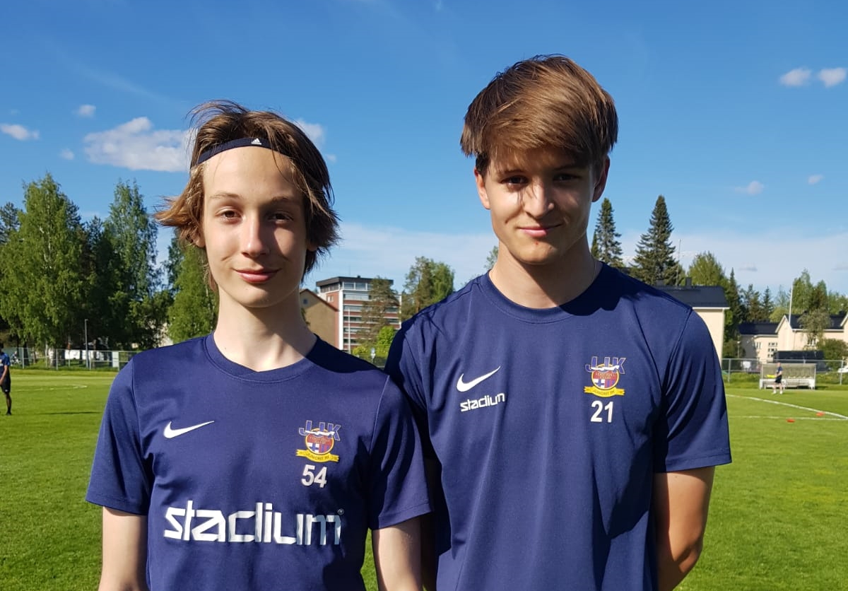Arttu Leivonen ja Elias Ettanen maajoukkueleirille