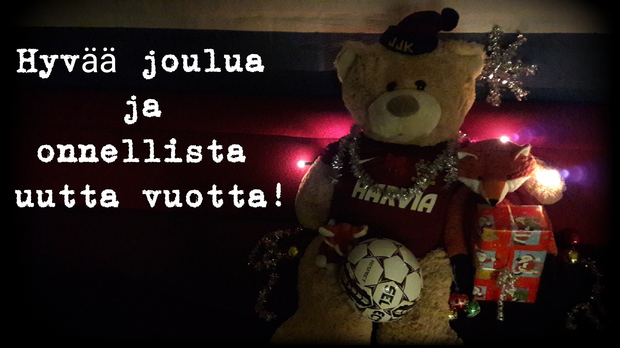 Toimiston väki joululomalla 8.1., junioripuolen osalta 2.1. asti
