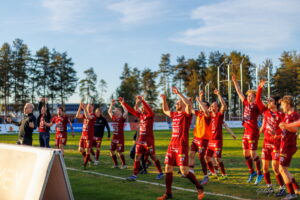 Kauden ensimmäinen paikallisottelu tänään Vaajakoskella